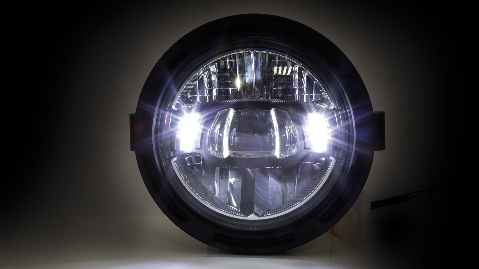 5 3/4 Zoll LED Scheinwerfer FRAME-R2 Typ 10, schwarz. Erhältlich mit seitlicher und unterer Befestigung, E-geprüft.